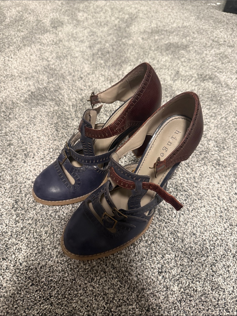 Hinge Heels - Picture 3 of 5